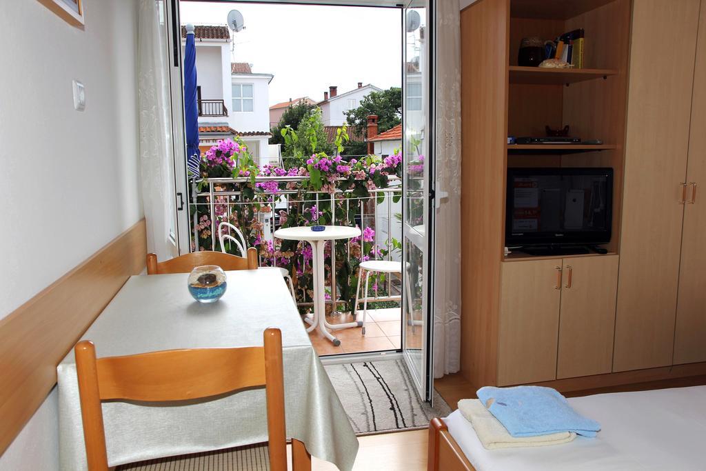 Apartments J&R Babara بيوغْغاد نا موغو الغرفة الصورة