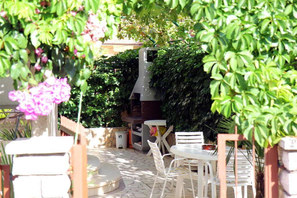 Apartments J&R Babara بيوغْغاد نا موغو المظهر الخارجي الصورة
